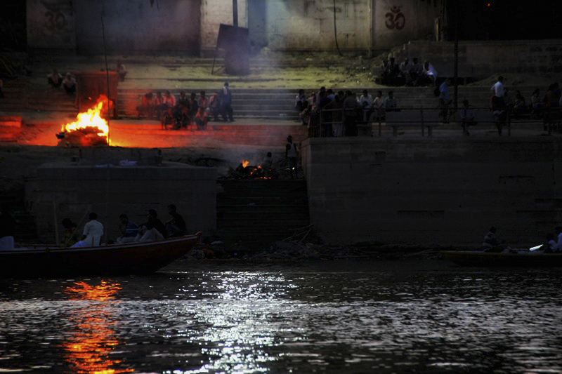 Halottégetés - Varanaszi (137.365)